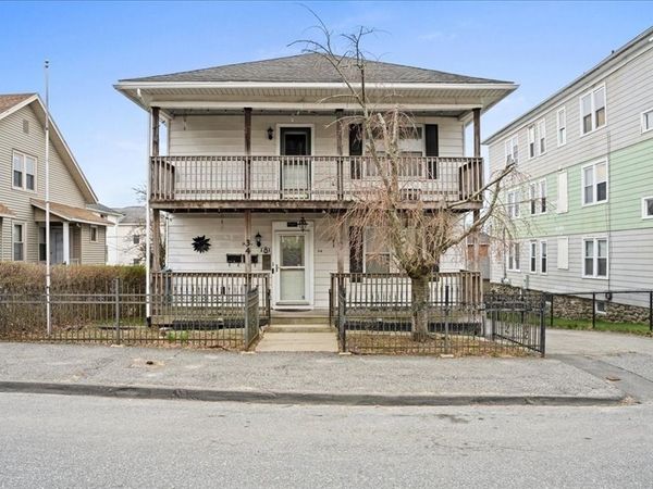 34 Dartmouth St, Worcester, MA 01604