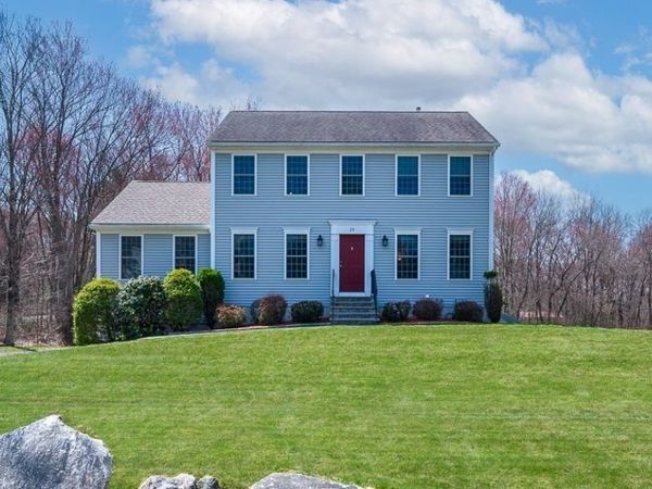 25 East St, Uxbridge, MA 01569