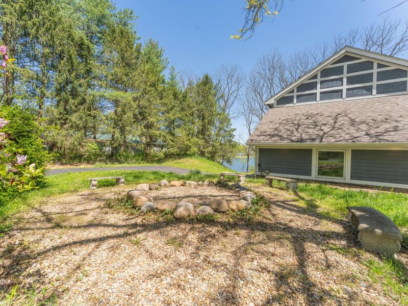 29740 Blosser Road, Logan, OH 43138 Photo 5