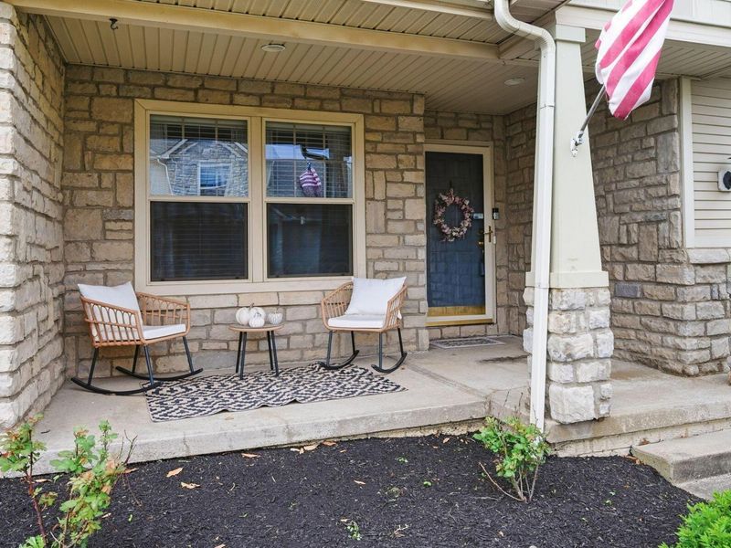 5985 Coventry Cross Lane, Hilliard, OH 43026 Photo 2