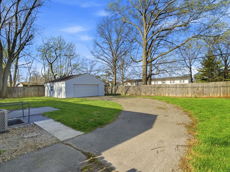 105 Crown Hill Court , Columbus, OH 43230 Photo 5