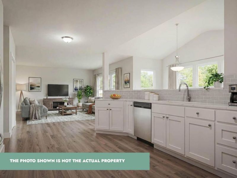 345 Canterbury Road, Commercial Point, OH 43116 Photo 5