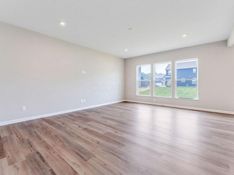 345 Canterbury Road, Commercial Point, OH 43116 Photo 6