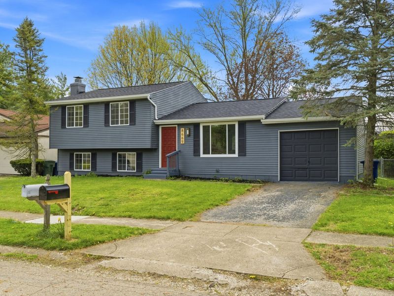 8669 Ripton Drive , Powell, OH 43065 Photo 3