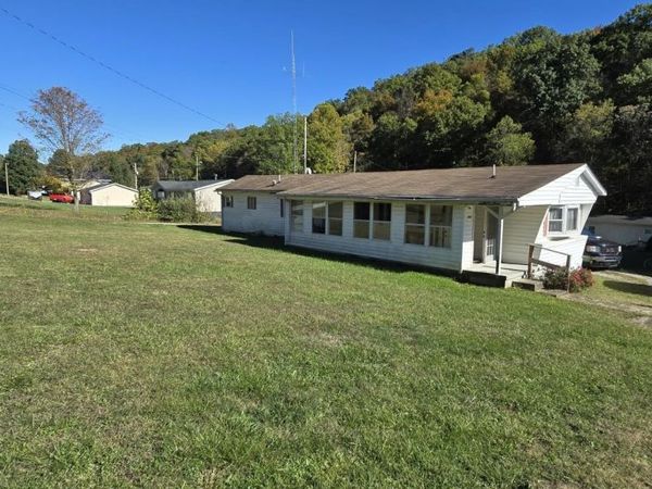 8451 McComas Rd, Salt Rock, WV 25559