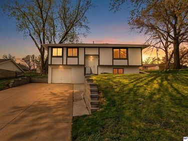 4857 J Street , Omaha, NE 68117