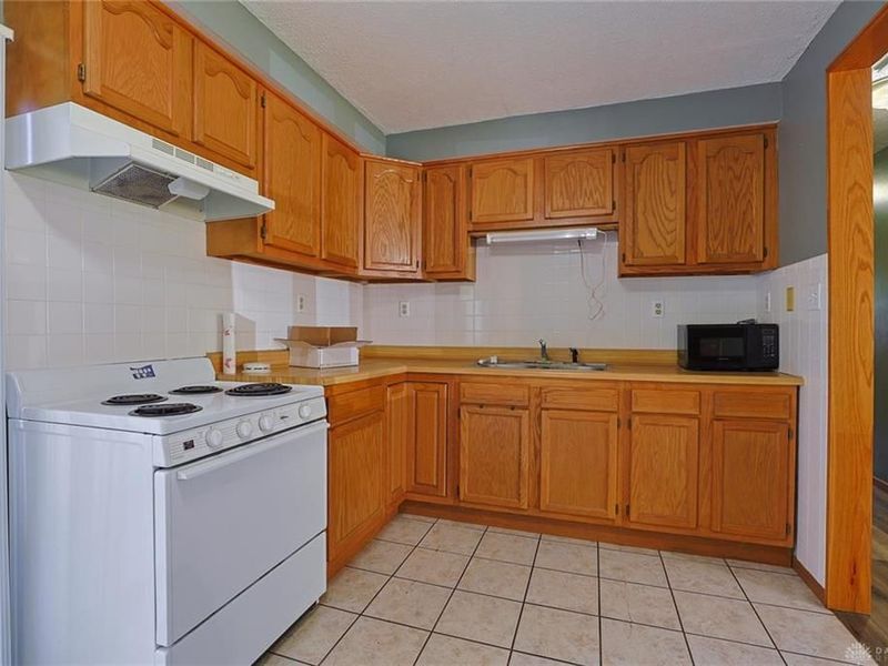 7808 Myrtle Drive, Carlisle, OH 45005 Photo 10