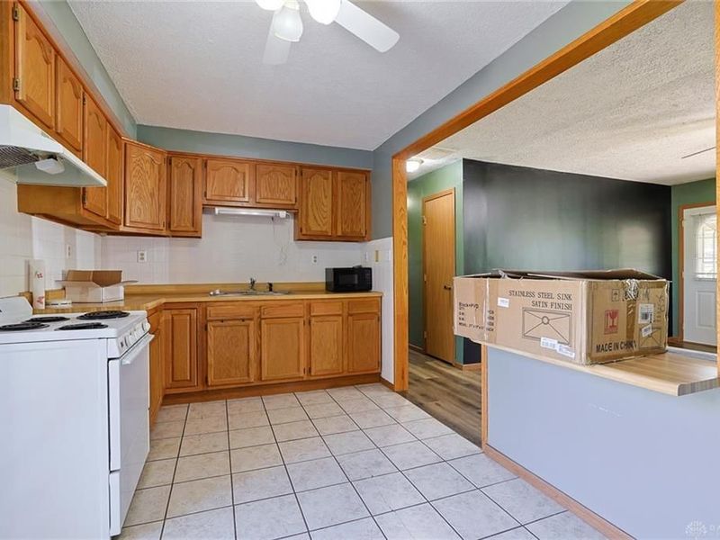 7808 Myrtle Drive, Carlisle, OH 45005 Photo 11