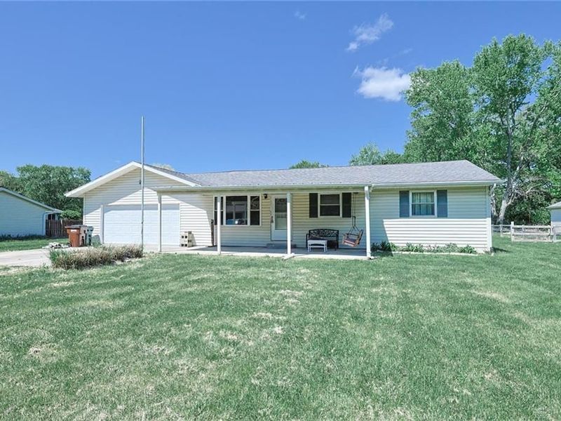 7808 Myrtle Drive, Carlisle, OH 45005 Photo 2