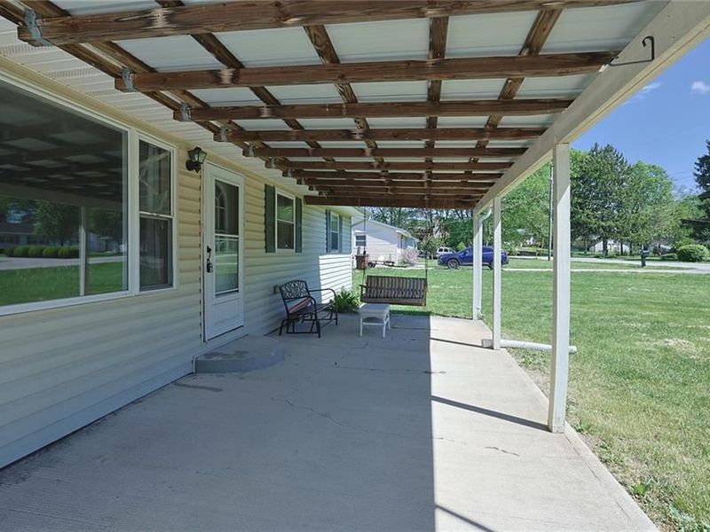 7808 Myrtle Drive, Carlisle, OH 45005 Photo 3