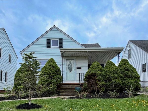 4515 pershing Avenue , Parma, OH 44134