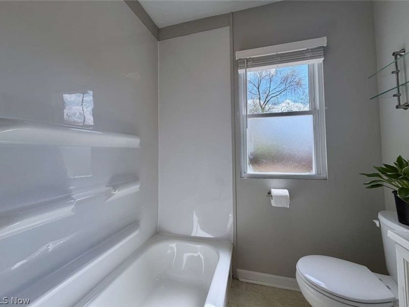 4515 Pershing Avenue, Parma, OH 44134 Photo 24