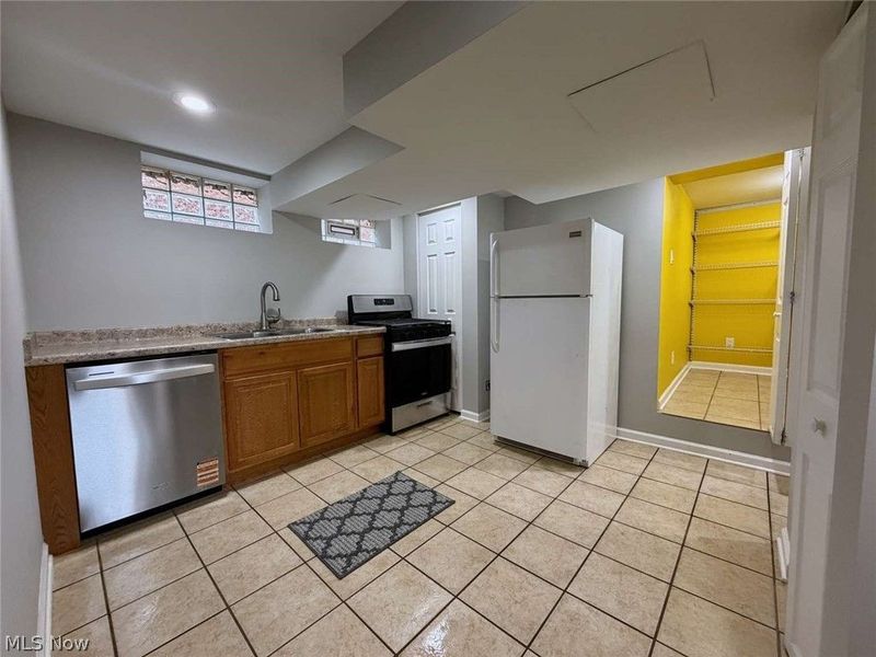 4515 Pershing Avenue, Parma, OH 44134 Photo 6