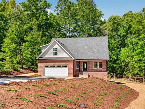 975 Chamberlin Drive, Asheboro, NC 27205