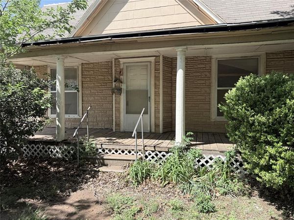 726 S 15th Street, Chickasha, OK 73018