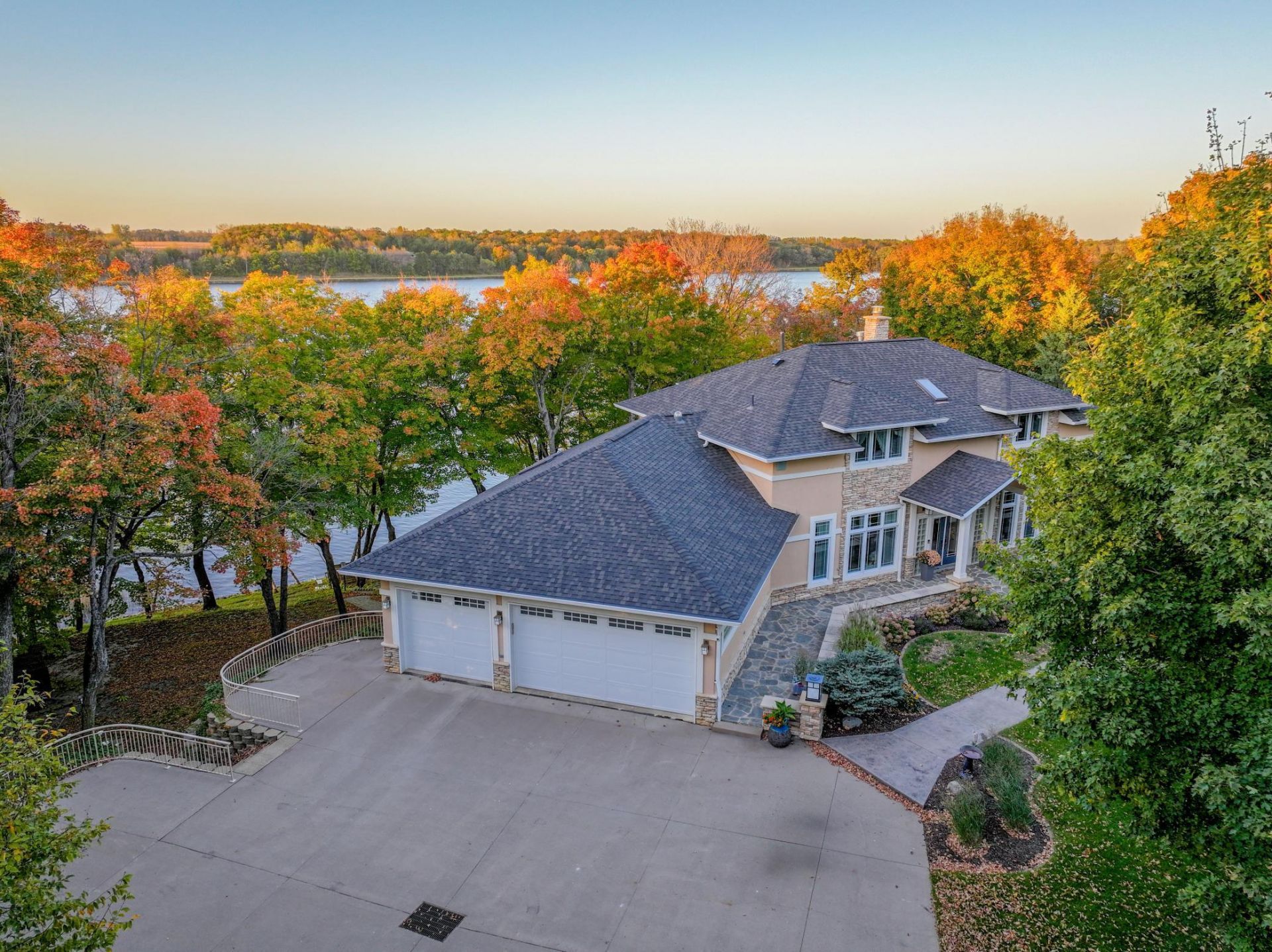 7295 Blackwell Drive SW, Farwell, MN 56327