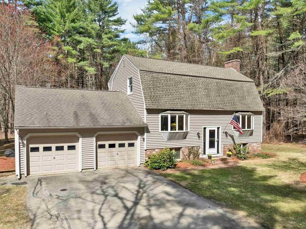 4 Schoolhouse Road, Amherst, NH 03031