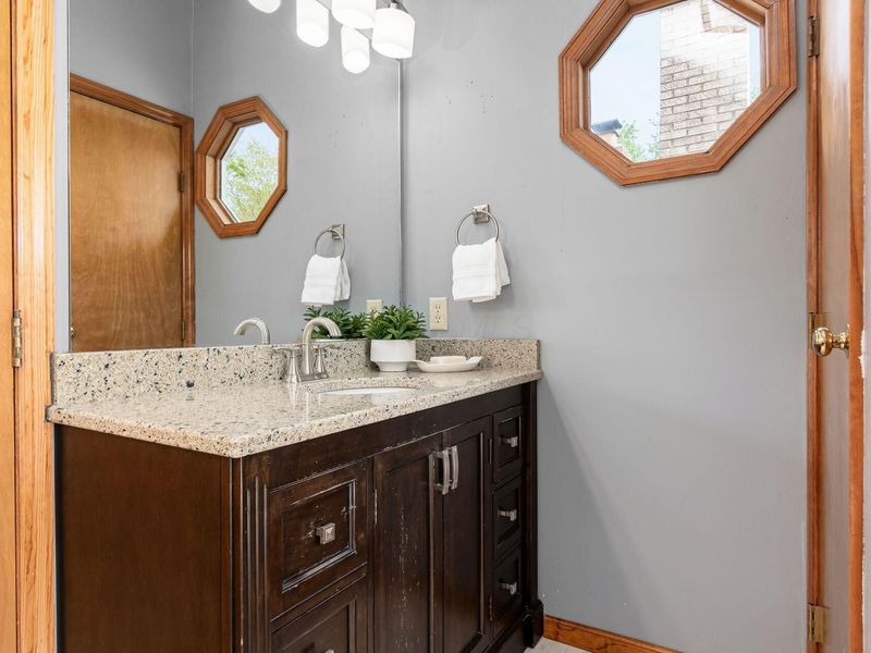 441 Woodside Lake Drive, Columbus, OH 43230 Photo 20