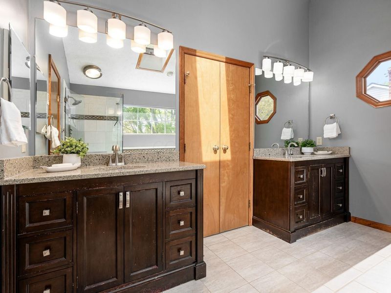 441 Woodside Lake Drive, Columbus, OH 43230 Photo 7