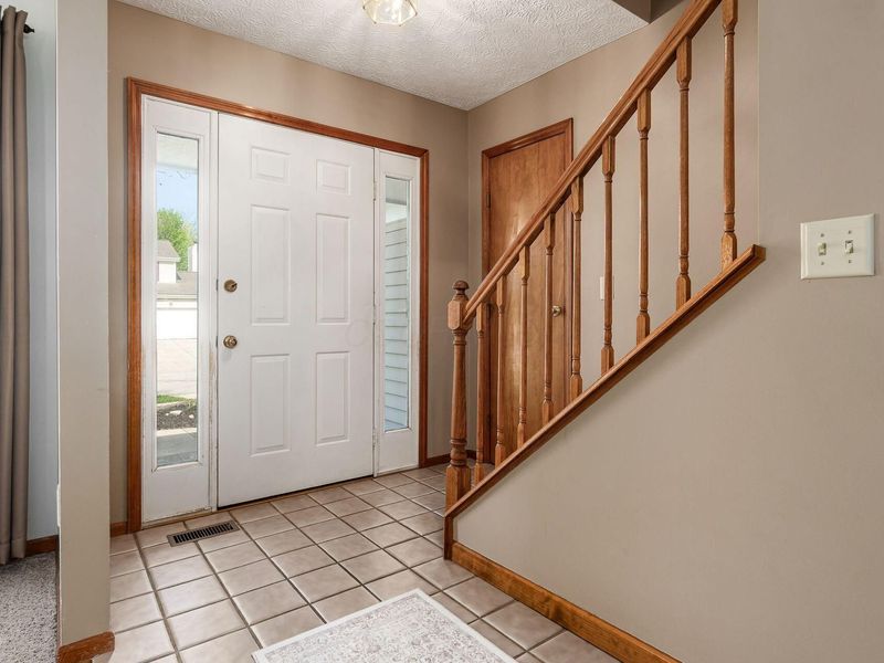 441 Woodside Lake Drive, Columbus, OH 43230 Photo 8