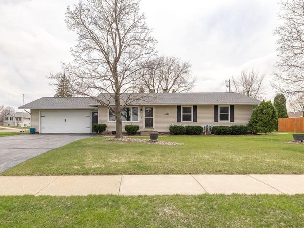 528 Riders Club ROAD, Onalaska, WI 54650