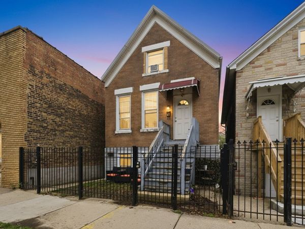 3828 S Honore Street , Chicago, IL 60609