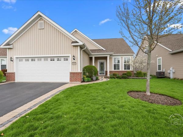 2850 Stoney Creek Drive, Elgin, IL 60124