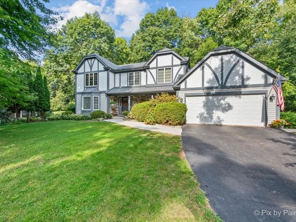 5N490 Hidden Springs Drive, St. Charles, IL 60175