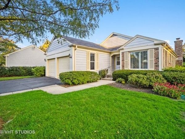 3 The Court Of Harbinger Court , Northbrook, IL 60062