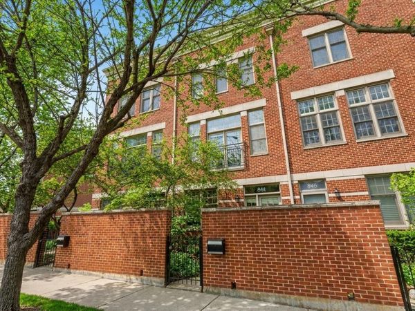 844 N Ogden Avenue , Chicago, IL 60642