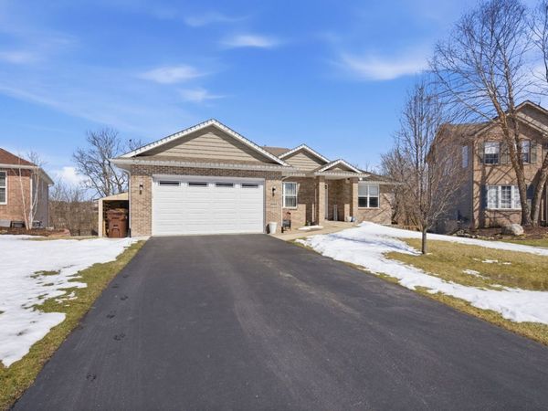 6444 Sunnybrook Lane , Machesney Park, IL 61115