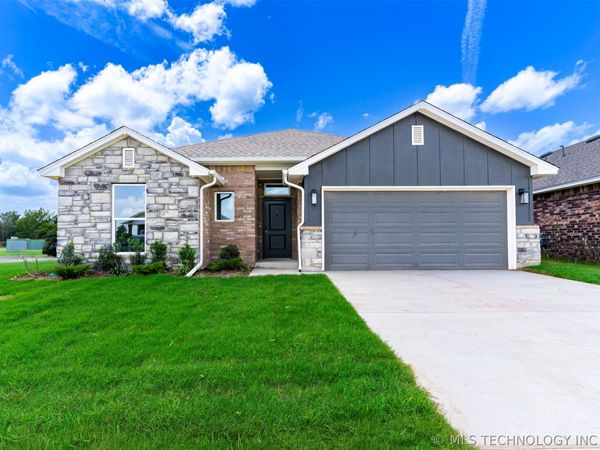 10948 S 271st East Avenue S, Coweta, OK 74429