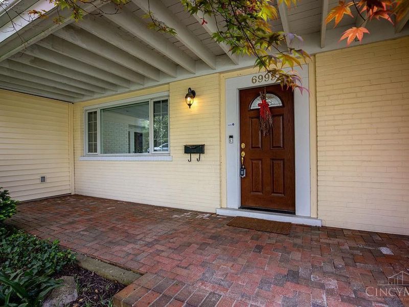 6999 Rowan Hill Drive, Cincinnati, OH 45227 Photo 3
