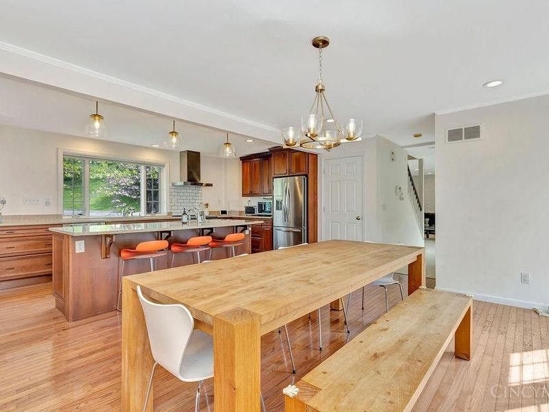 6999 Rowan Hill Drive, Cincinnati, OH 45227 Photo 4