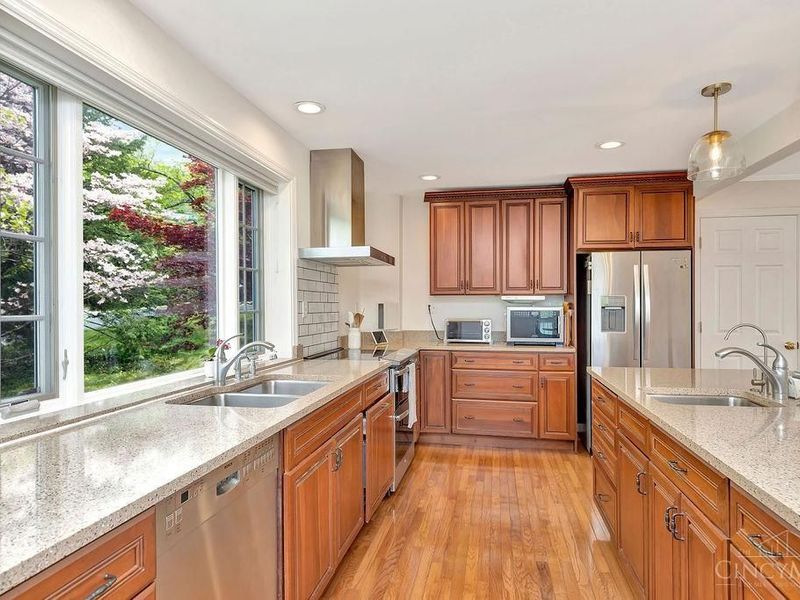 6999 Rowan Hill Drive, Cincinnati, OH 45227 Photo 7