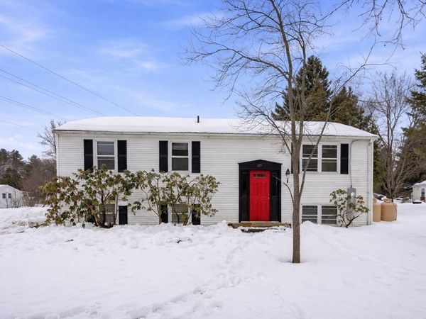 105 Pomeroy Ln, Amherst, MA 01002