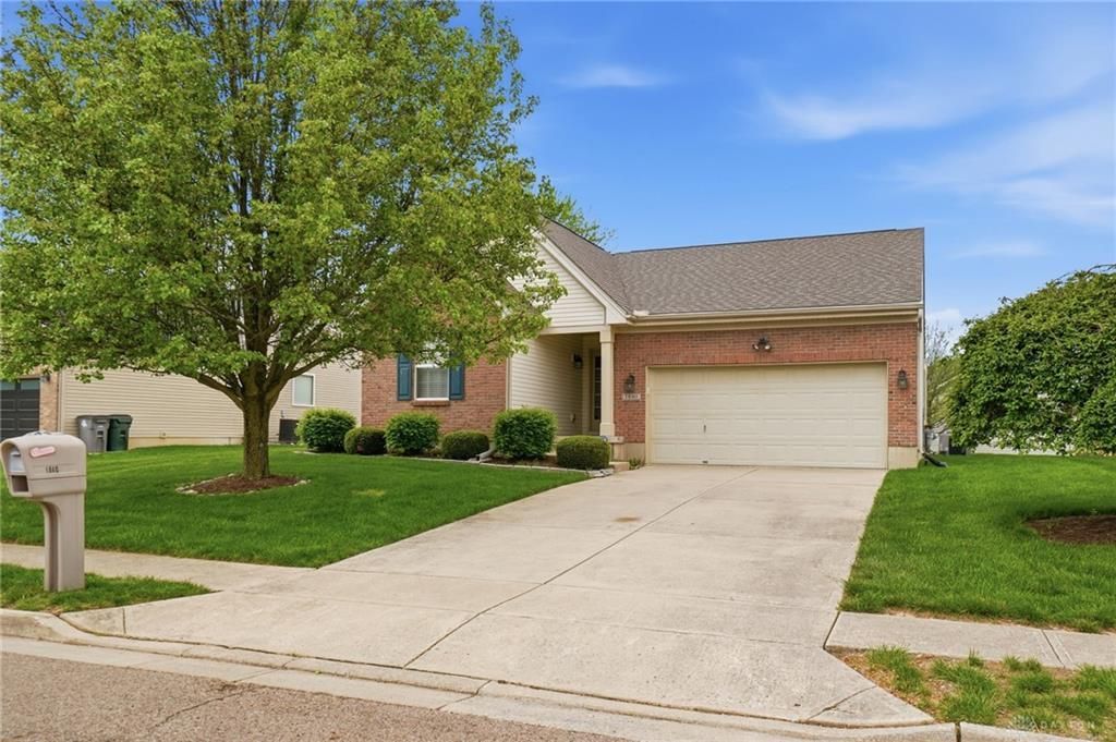 1840 Hunters Ridge Drive, Troy, OH 45373 Main Photo