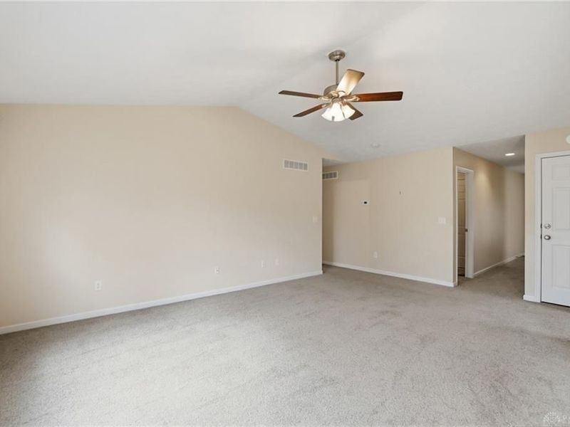 1840 Hunters Ridge Drive, Troy, OH 45373 Photo 14