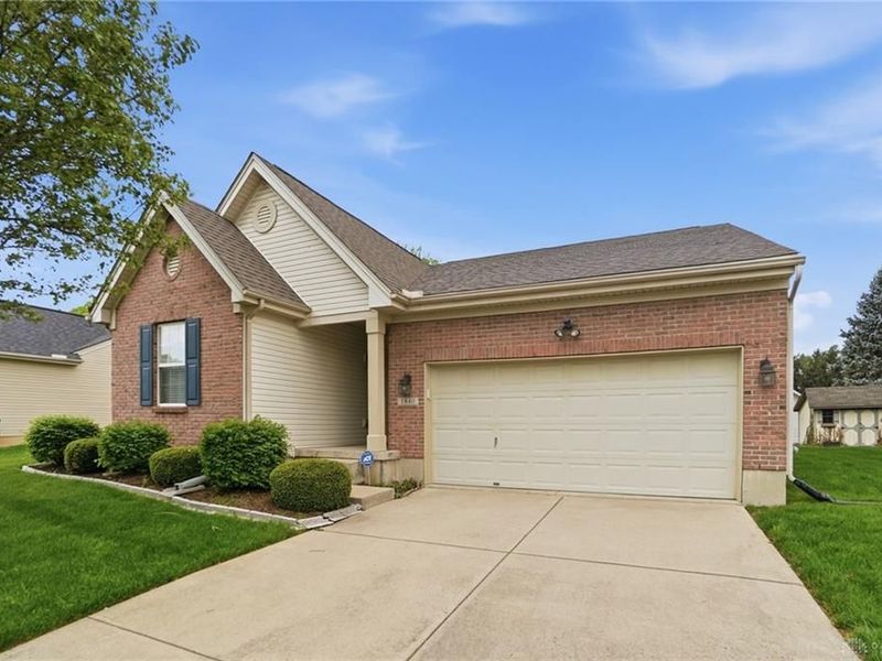 1840 Hunters Ridge Drive, Troy, OH 45373 Photo 3