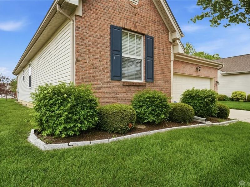 1840 Hunters Ridge Drive, Troy, OH 45373 Photo 5