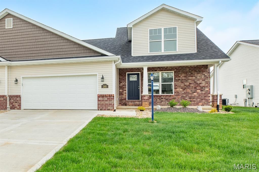 205 Wrigley Field Drive , Bethalto, IL 62010 Main Photo