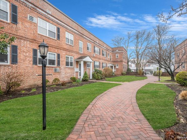 51 Lincoln Avenue , Unit D22, Rockville Centre, NY 11570