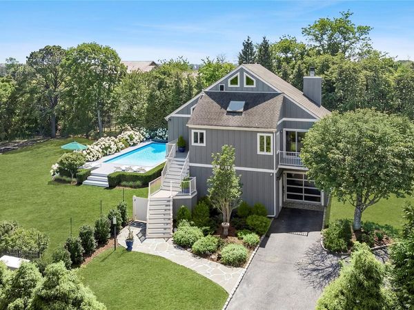 4 Meadow Lane, Westhampton Beach, NY 11978