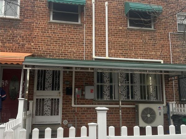 2009 Chatterton Avenue , Bronx, NY 10472