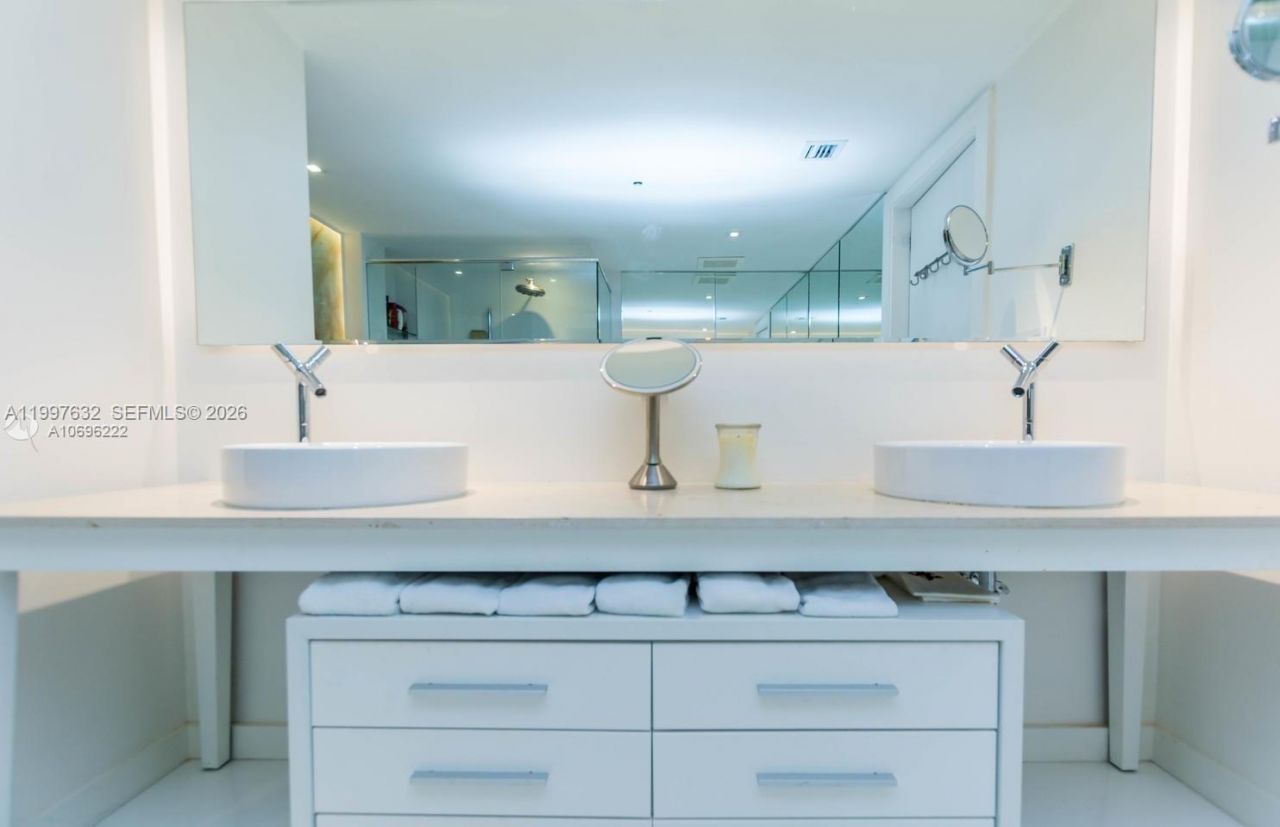 465 Brickell Ave, Unit 2301, Miami, FL 33131 Photo