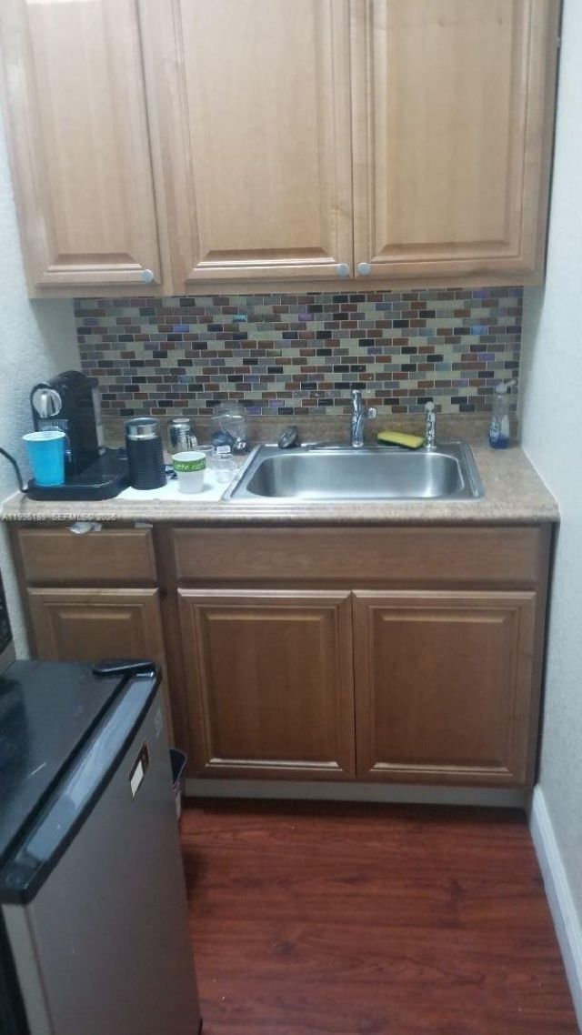 1701 W 37th St, Hialeah, FL 33012 Photo