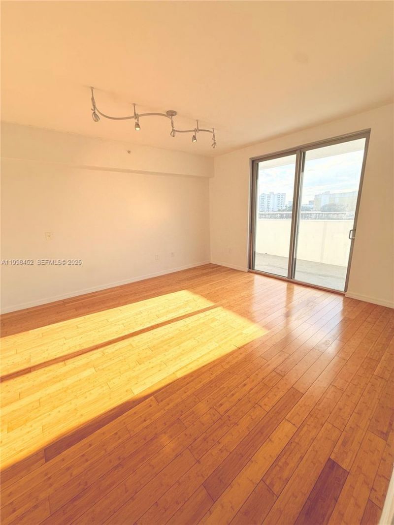 36 NW 6th Ave, Unit 504, Miami, FL 33128 Photo