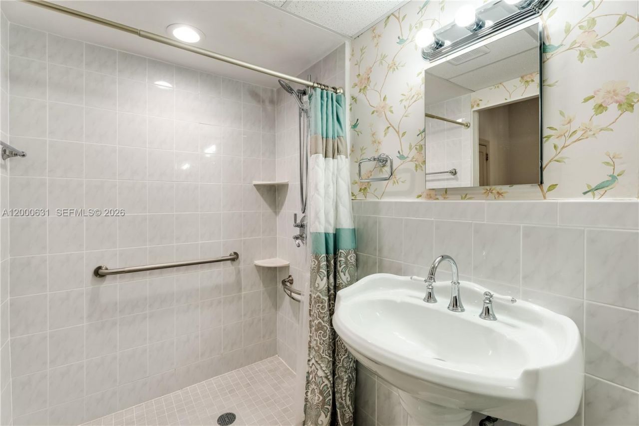 7201 SW 166th St, Palmetto Bay, FL 33157 Photo