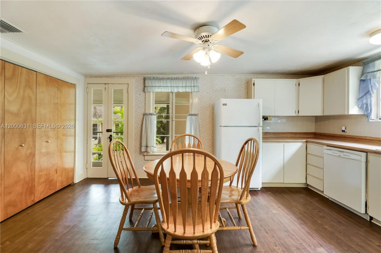 7201 SW 166th St, Palmetto Bay, FL 33157 Photo