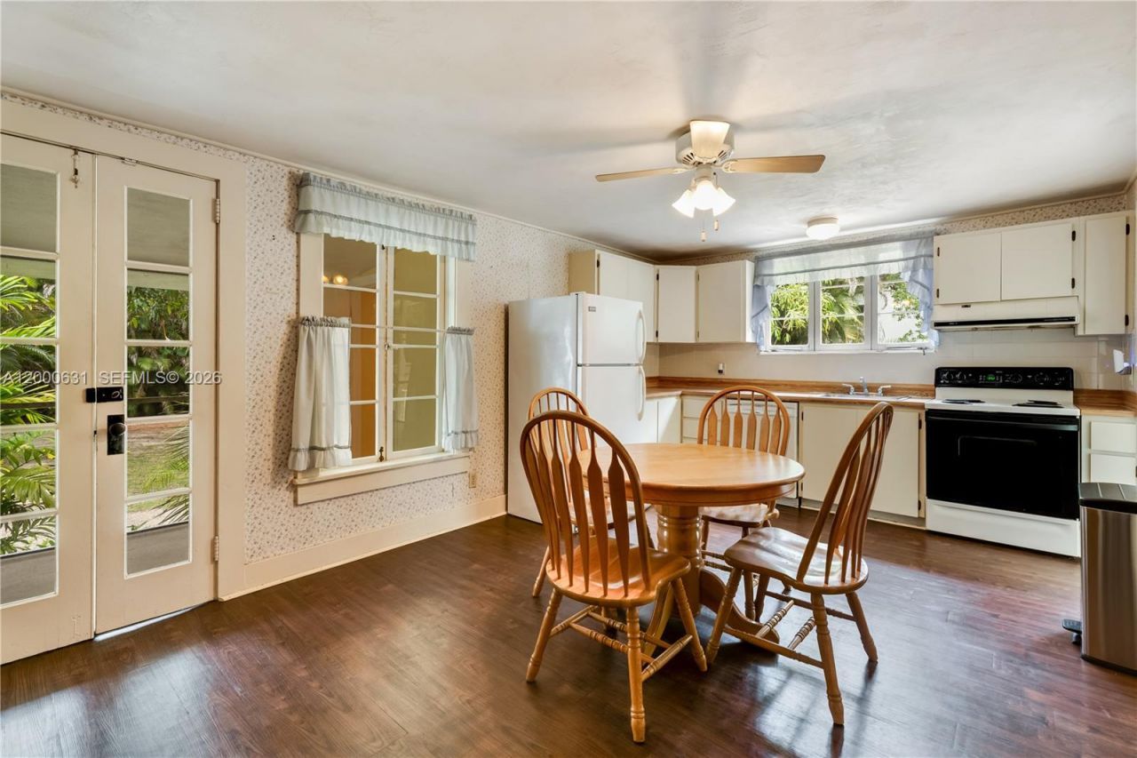 7201 SW 166th St, Palmetto Bay, FL 33157 Photo